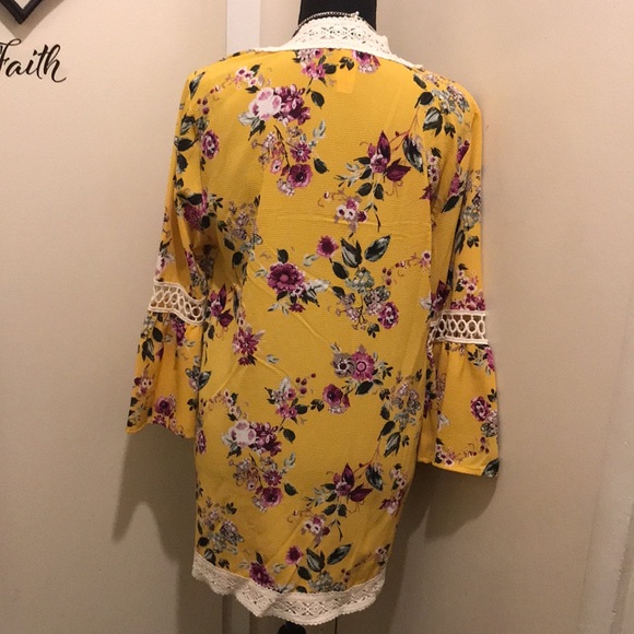 NOBO Floral Yellow Medium 
One-Piece Kimono Cardigan with Lace Trim - Picture 2 of 9